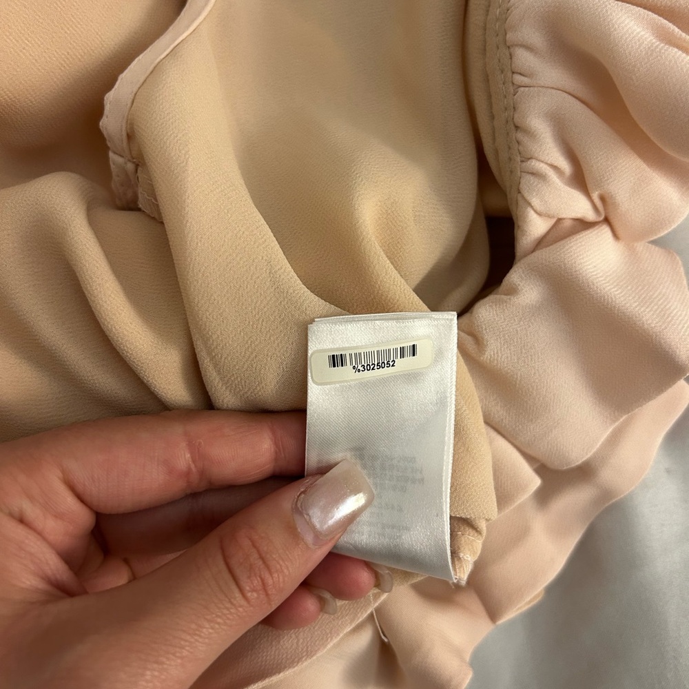 H&M Soft Beige Ruffle Top - Picture 3 of 3